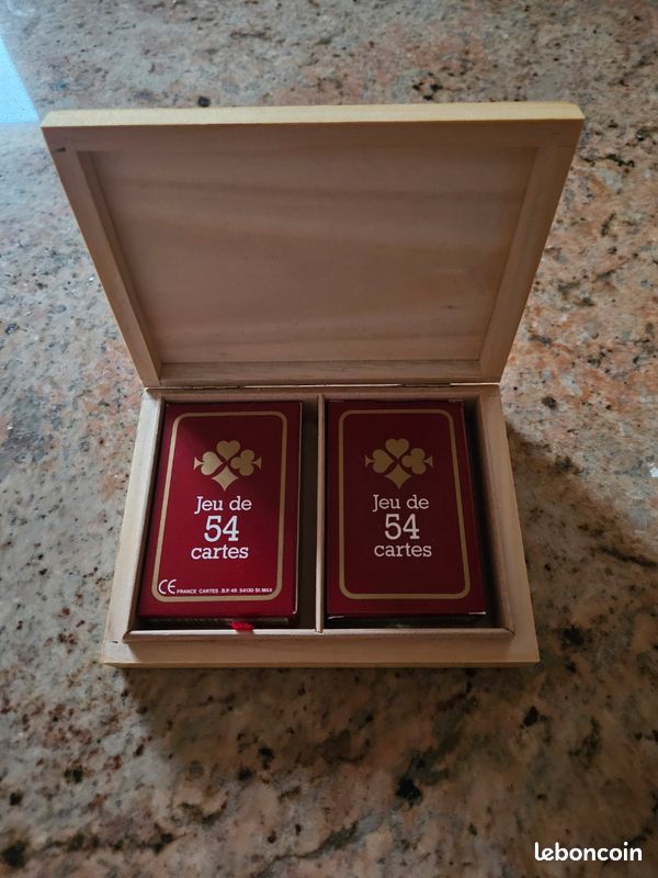 Coffret en bois peint à la main et double jeu de 54 cartes (France Cartes) (image 1)