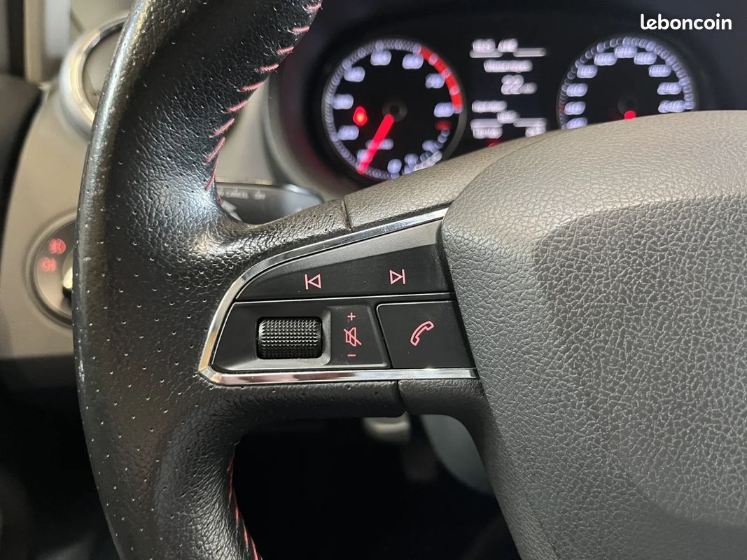 SEAT IBIZA 1.0 TSI 110 FR - CUIR ALCANTARA - TOIT OUVRANT - GPS - CLIM Auto - (image 19)