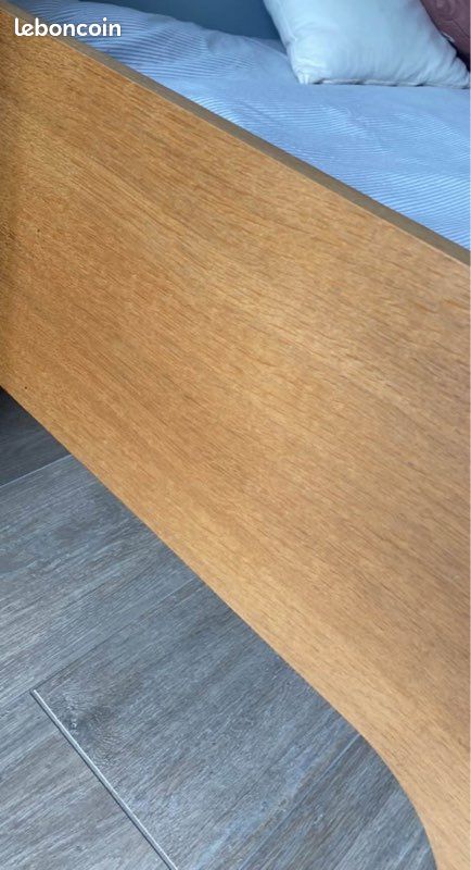 Lit en bois (image 2)