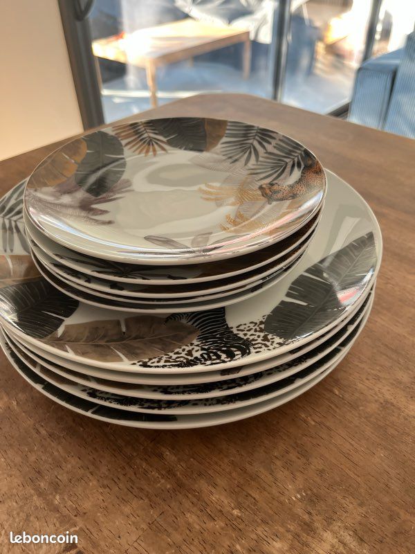 Lot assiettes (image 2)