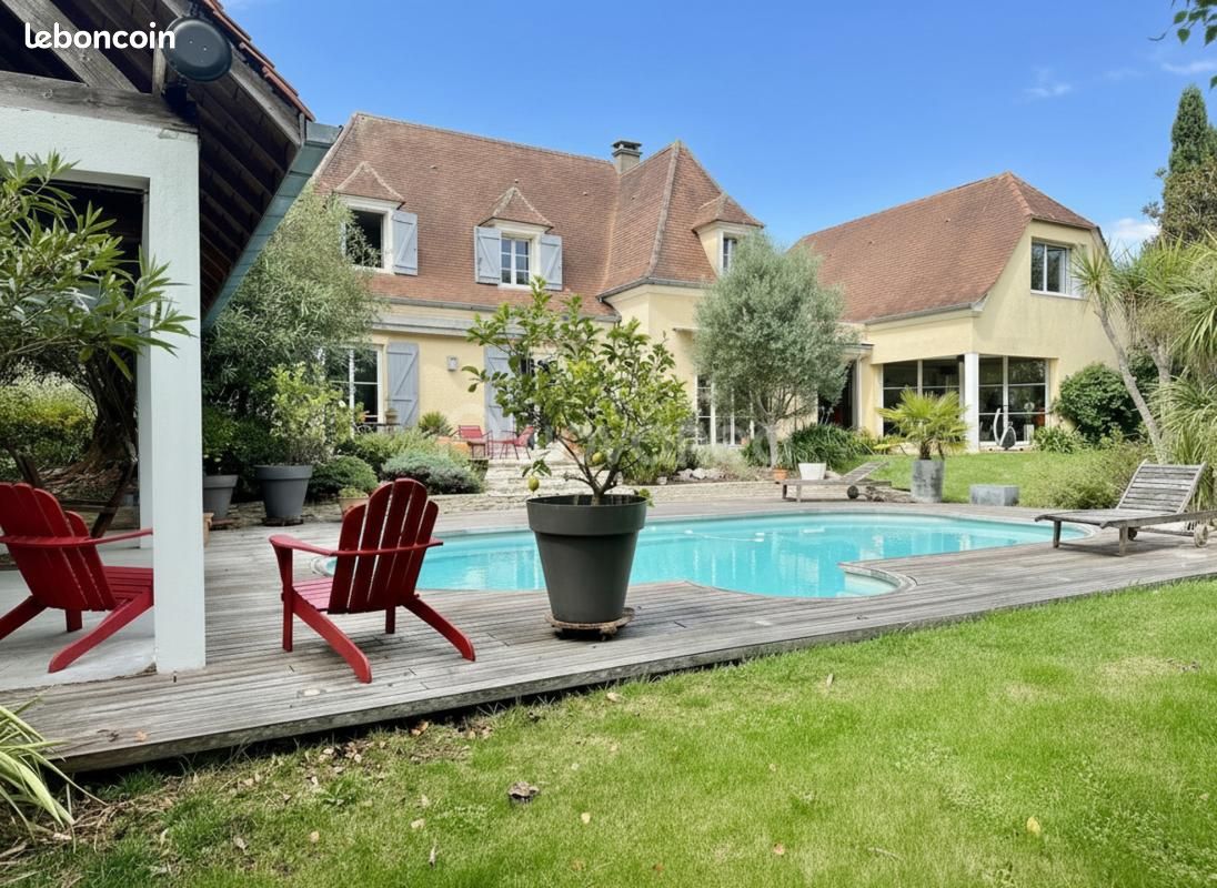Maison 8 pièces 285 m² · à Pau · 285 m² · 750 000 €