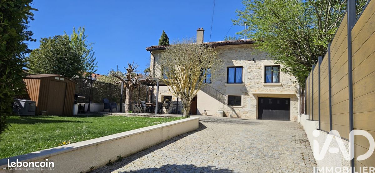 Maison 6 pièces 140 m² · à Revonnas · 140 m² · 355 000 €