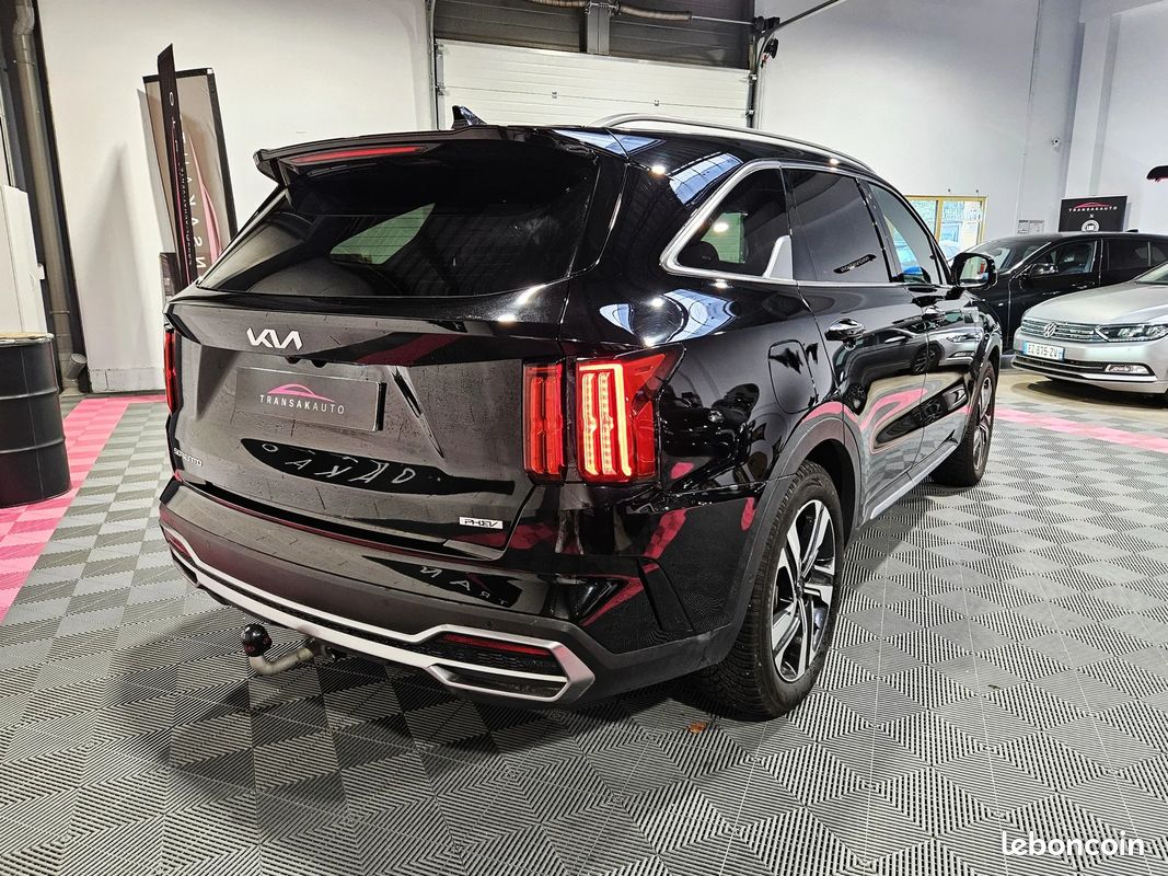 Kia SORENTO 1.6 T-GDi 265 CV Premium 4x4 PHEV / SUIVI KIA COMPLET / GARANTIE KIA (image 3)