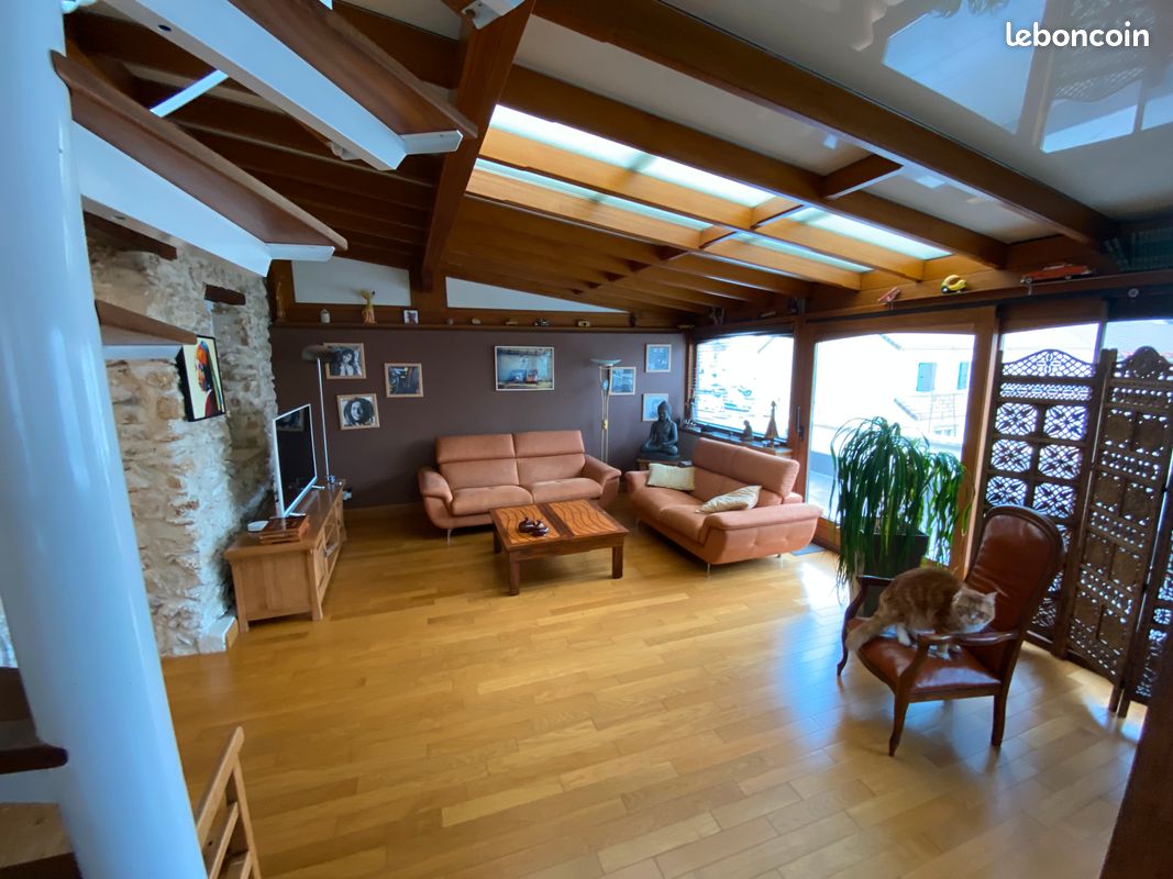 Appartement 7 pièces 120 m² · à Saint-Fargeau-Ponthierry · 120 m² · 270 000 €
