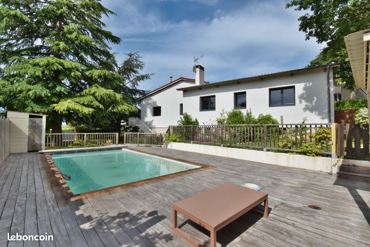 Maison 6 pièces 184 m² · à Château-Arnoux-Saint-Auban · 184 m² · 399 000 €