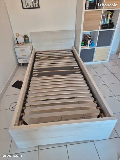 Lit une place en bois (image 1)