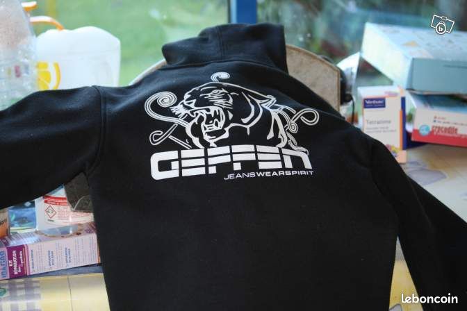 Sweat à capuche 10 ans (image 1)