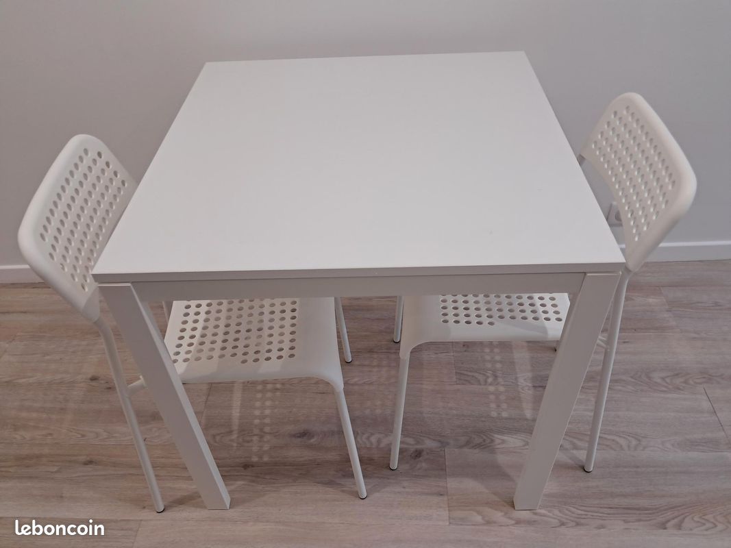 1 table neuve 75 x 75cm avec 4 pieds métal laqués blanc démontables et plateau mélaminé blanc épaisseur 20mm (image 1)