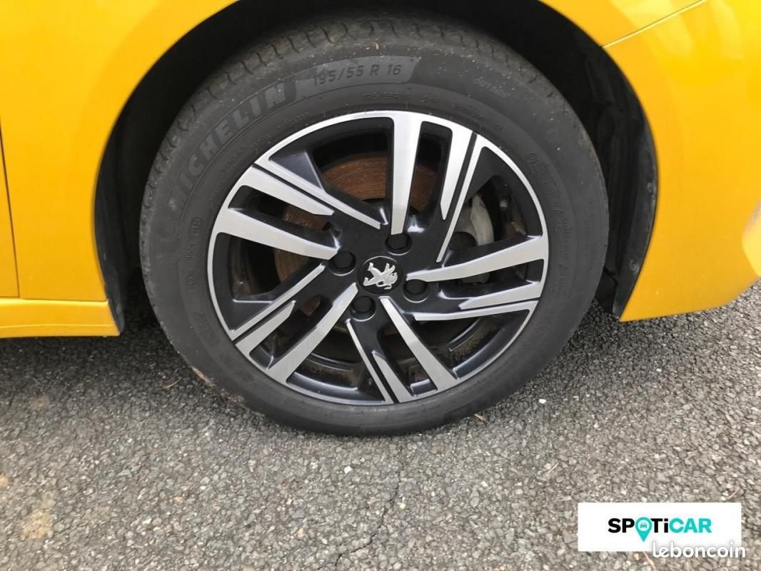 Peugeot 208 PureTech 100 S&S BVM6 Style (image 11)