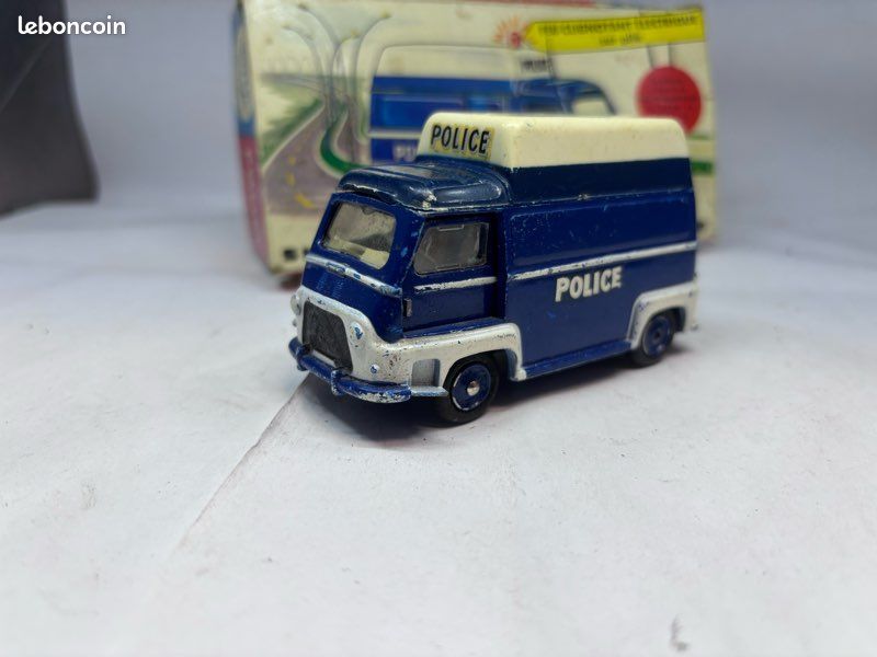 Renault Estafette | Wiki Voitures de police | Fandom