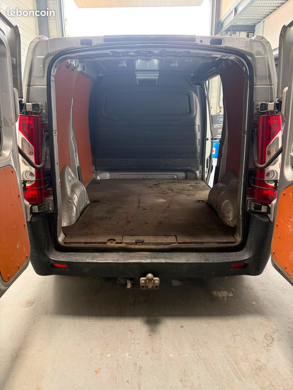Citroën jumpy 2.0 HDI 128cv confort boîte 6/ CLIM / radar de recul / attache remorque / porte latéral / 3 places / Bluetooth / CT OK - de 6 mois GARANTIE Payement 3 / 4 fois sans frais (image 4)