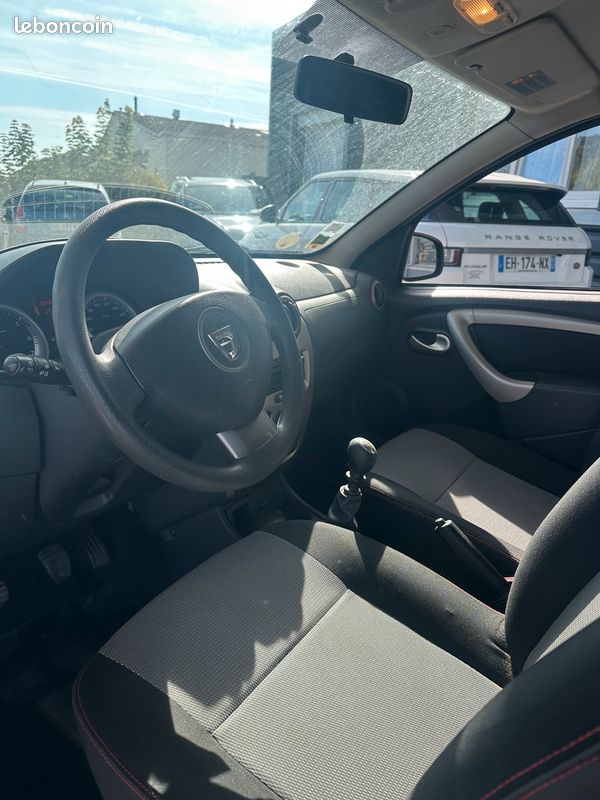 Dacia Duster 1.5 dCi Lauréate Plus 4x2 110cv (image 6)