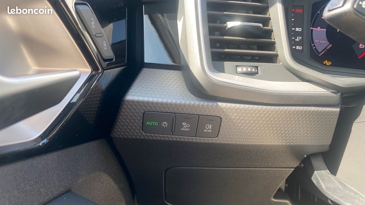 Audi A1 SPORTBACK 30 TFSI 116CH S LINE S TRONIC 7 (image 19)