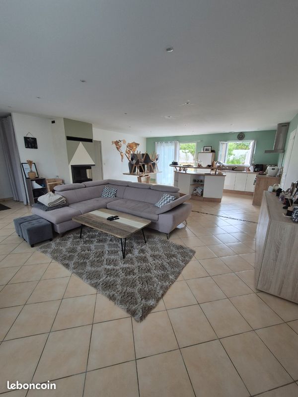 Maison 6 pièces 120 m² · à Saint-Étienne-du-Bois · 120 m² · 255 000 €