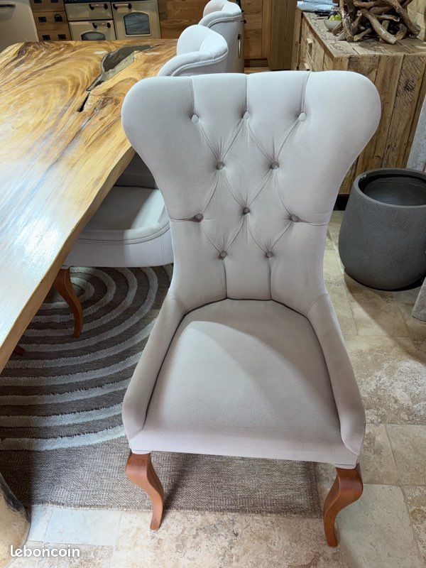 Ensemble chaise et canapé capitonnée (image 2)