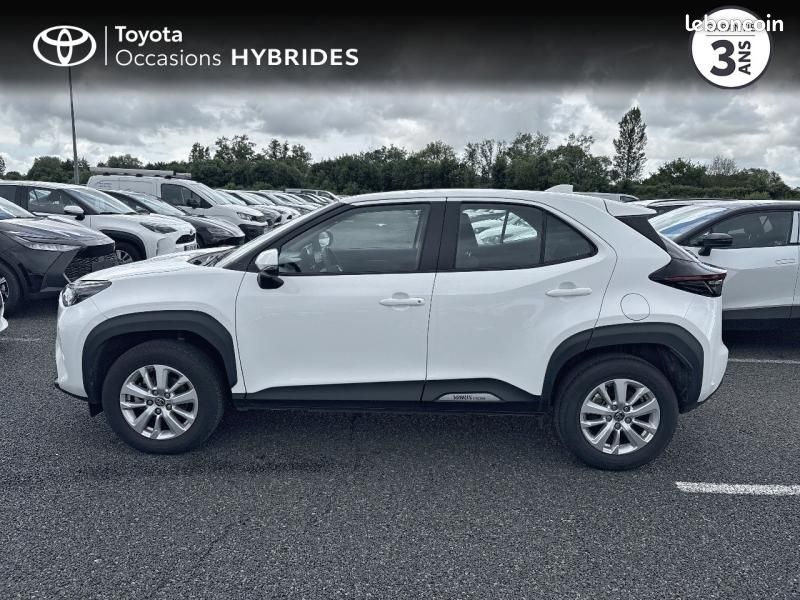 Toyota Yaris Cross 116h Dynamic Business + Programme Beyond Zero Academy MY22 (image 3)