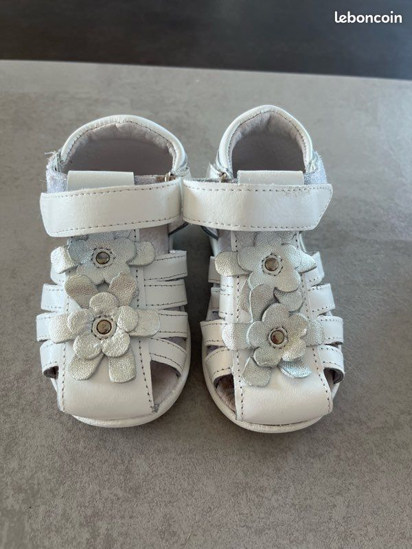 Chaussures bébé fille taille 19 Chaussures