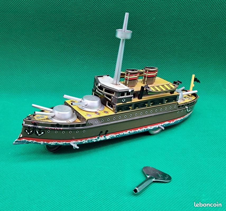 Bateau à Rames Paya – Mécanisme à Clé – Vintage Années 80 – Métal