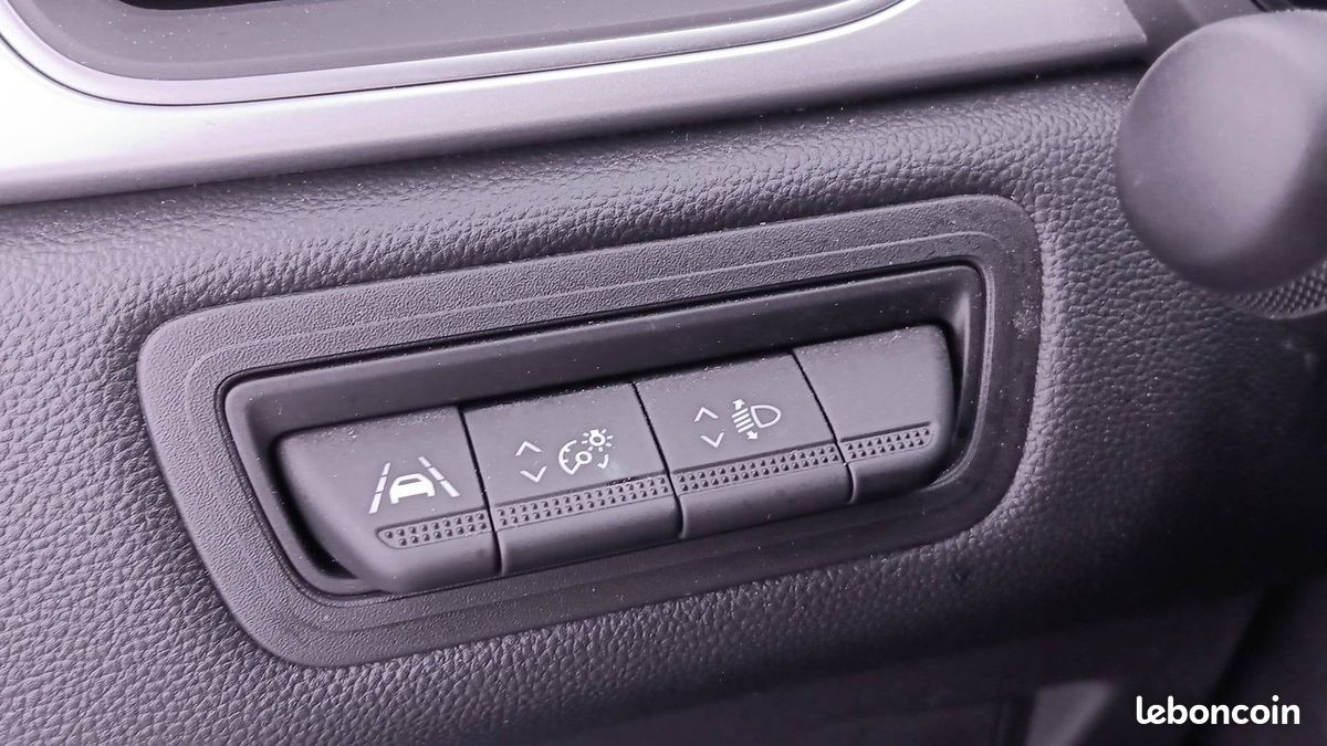 Renault captur mild hybrid 160 edc techno (image 7)