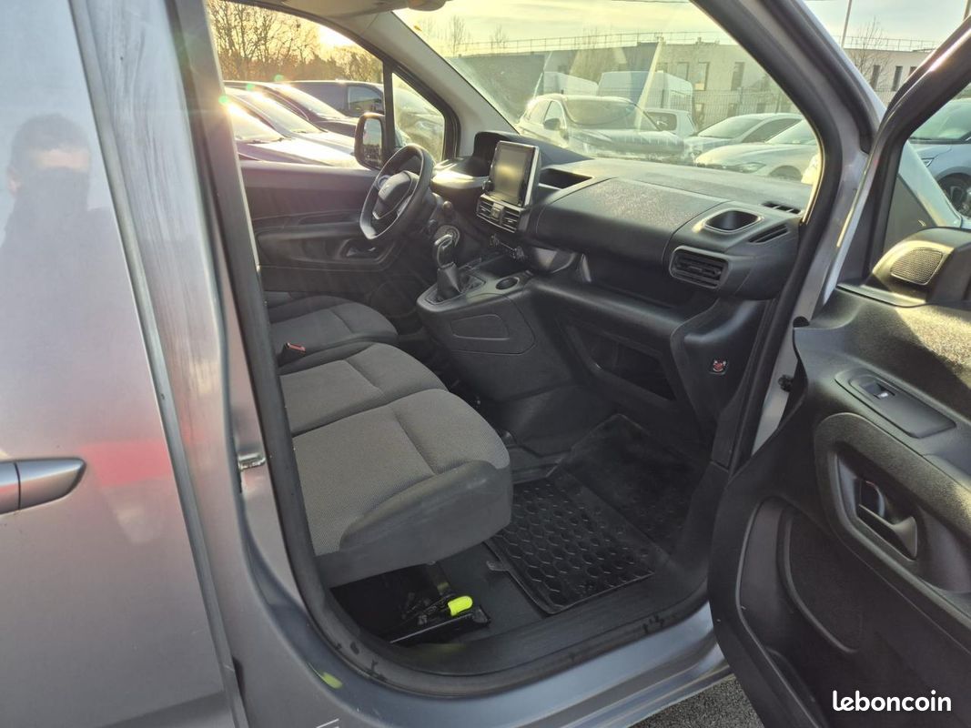 PEUGEOT PARTNER Standard 1000KG 1.5 BlueHDi S&S - 100 III Grip Standard PHASE 1 GARANTIE 6 MOIS (image 20)