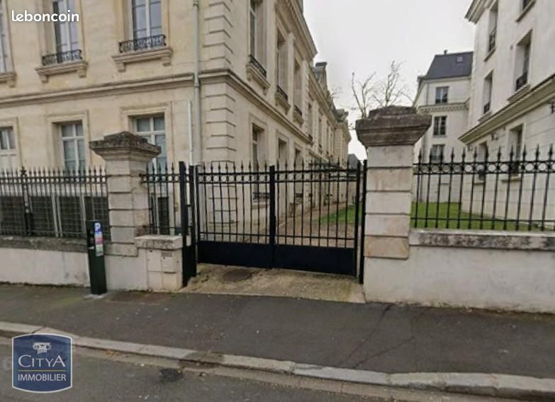 Parking 10 m² · à Orléans · 10 m² · 60 €/mois