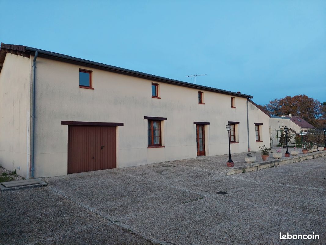 Maison 6 pièces 135 m² · à Clémont · 135 m² · 220 000 €