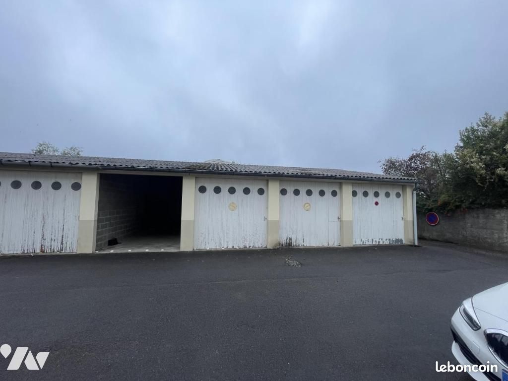 Garage REZE · à Rezé · 26 500 €