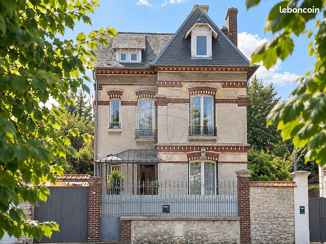 Maison 6 pièces 125 m² · à Crépy-en-Valois · 125 m² · 349 000 €