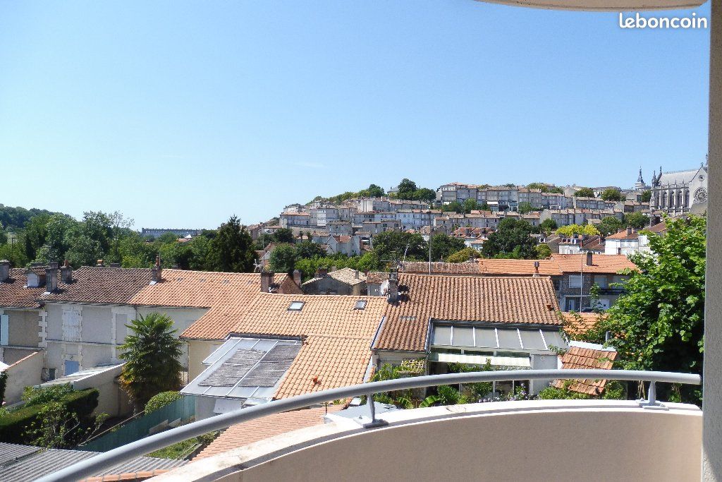 Appartement 3 pièces 84 m² · à Angoulême · 84 m² · 720 €