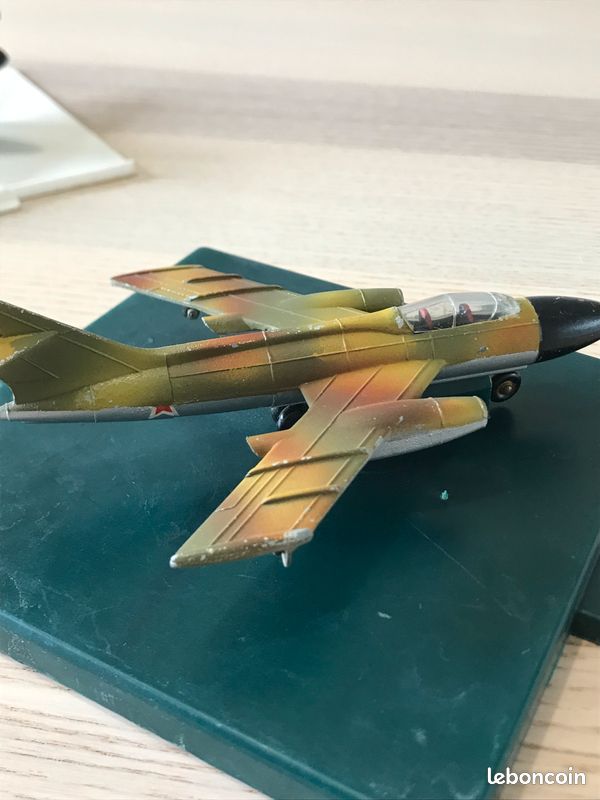 Avion Chasseur Soviétique Yak-3 WWII – Maquette 1/72 – Modèle Fini – Jouet Collection Décoration – Cadeau Passionné Aviation