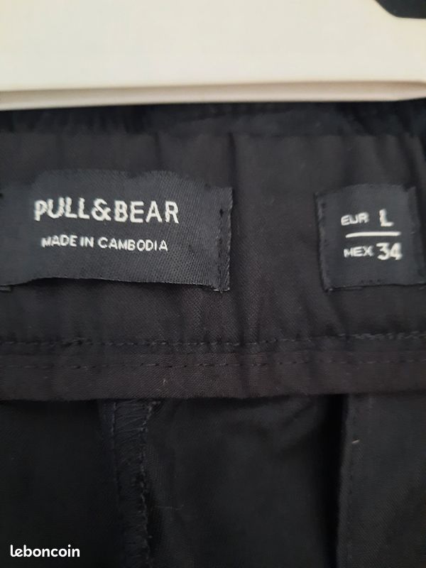 Pantalon Homme couleur noir marque Pull and Bear taille L (image 4)