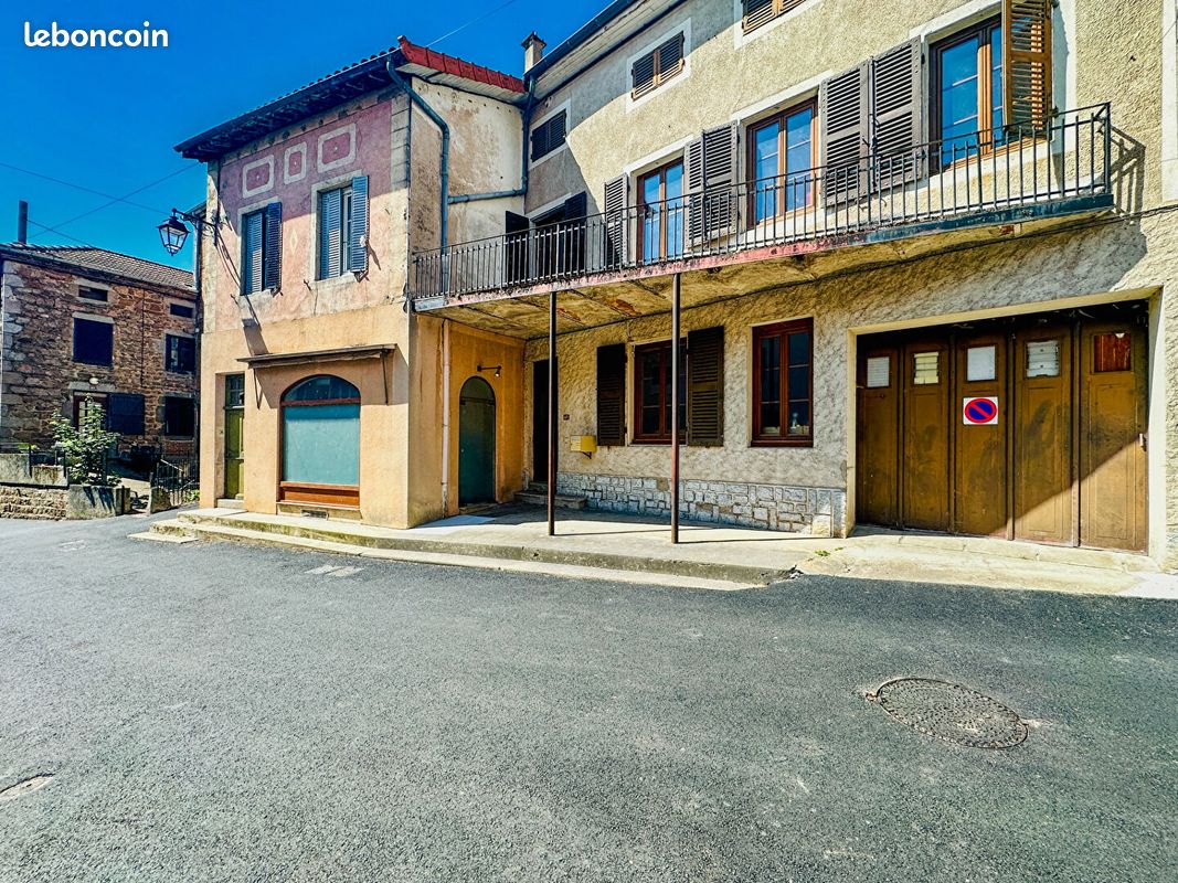 Maison 4 pièces 153 m² · à Ambierle · 153 m² · 149 900 €