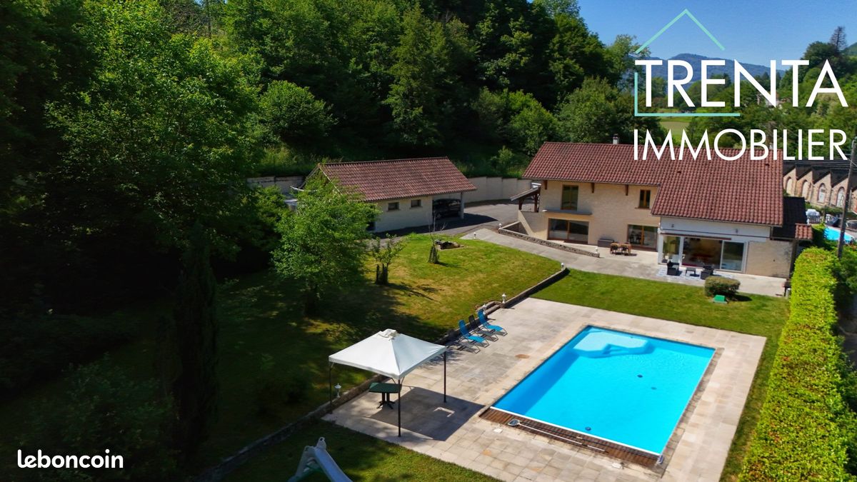 Maison 6 pièces 250 m² · à Saint-Geoire-en-Valdaine · 250 m² · 495 000 €
