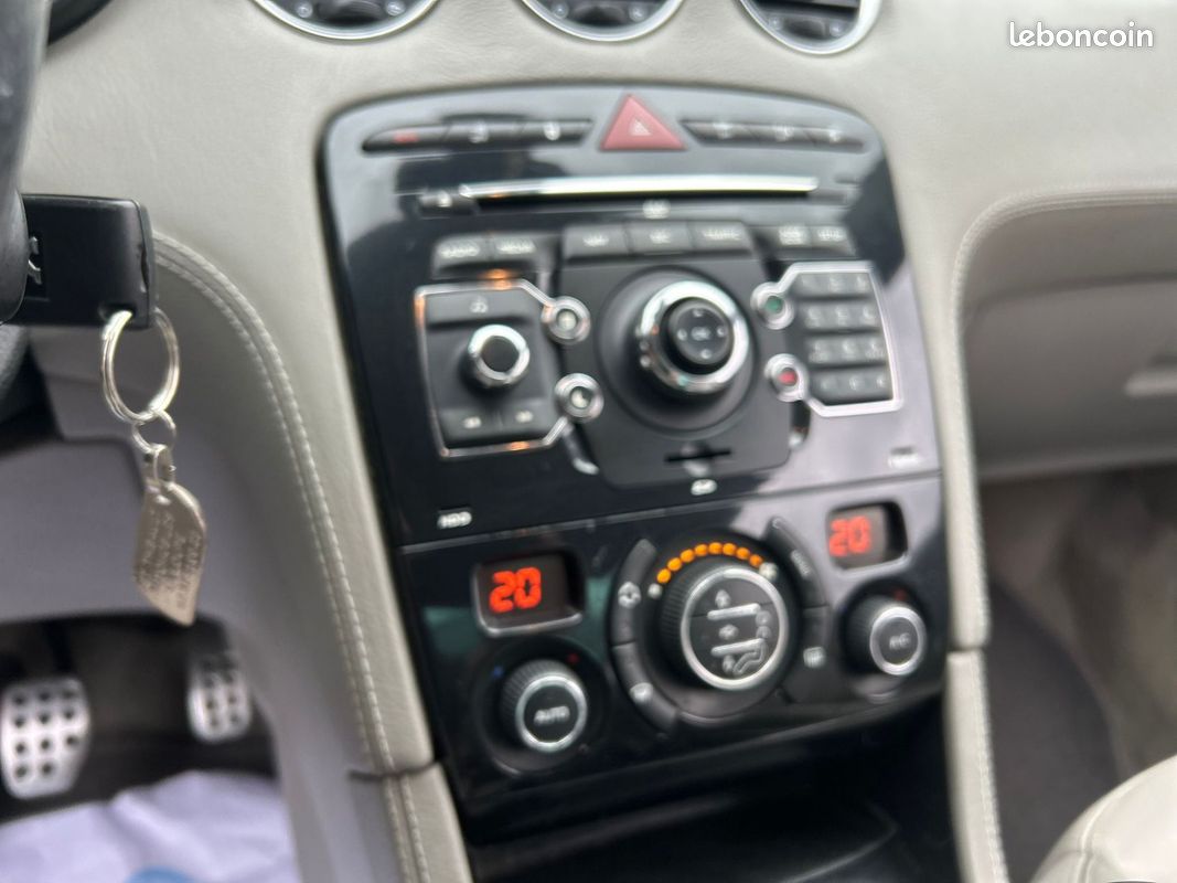 Peugeot 308 CC 2.0 HDI 163 Féline 308 CC 2.0 HDI 163 Féline (image 25)