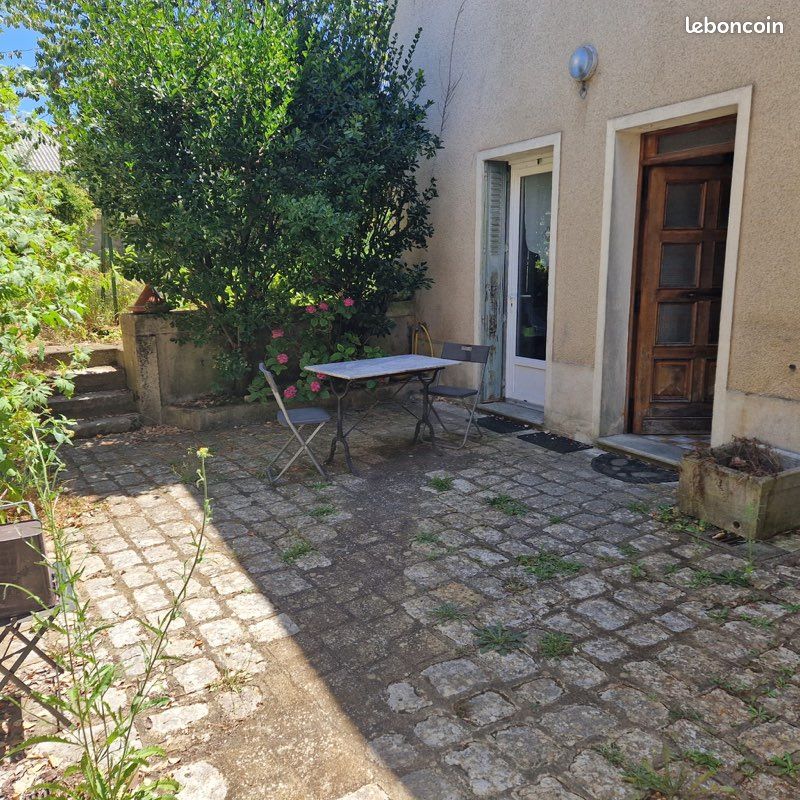 Maison 3 pièces 86 m² · à La Rochefoucauld-en-Angoumois · 86 m² · 700 €
