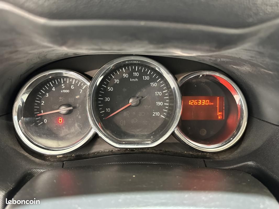 Dacia Duster 1.5 dCi 110 4x4 Lauréate +ATTELAGE (image 11)