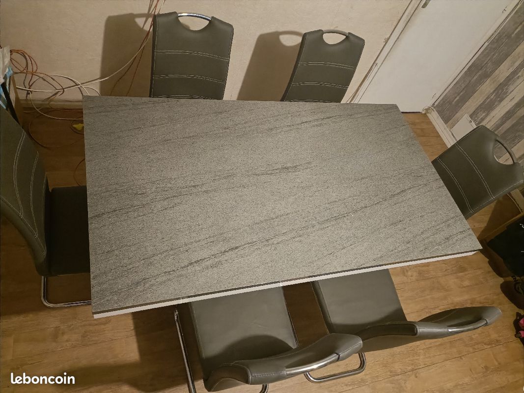 Table (image 3)