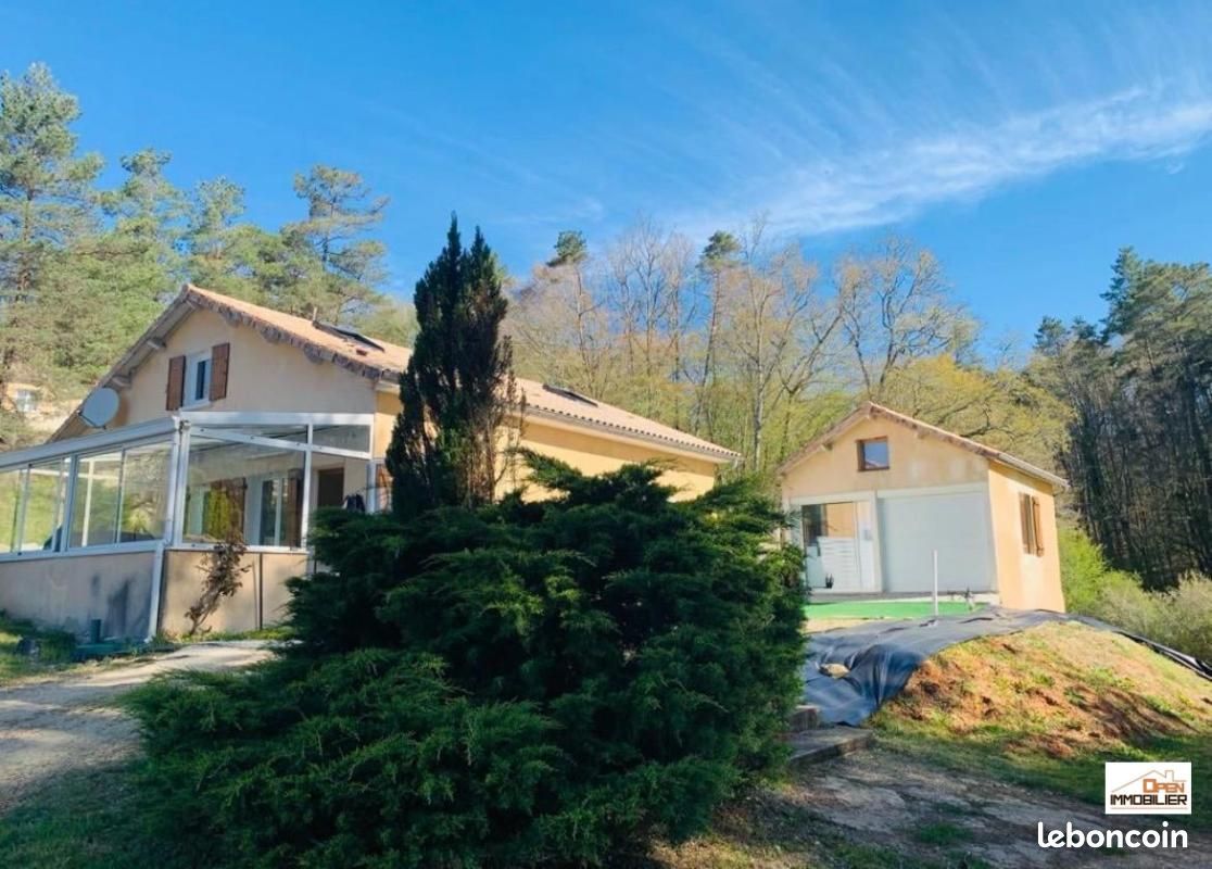 Maison 5 pièces 102 m² · à Saint-Pierre-de-Chignac · 102 m² · 1 200 €/mois