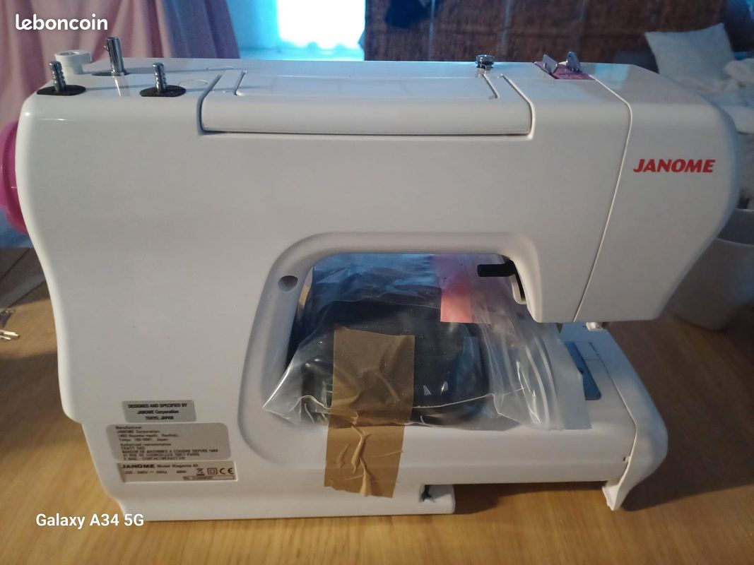 MACHINE A COUDRE JANOME Magenta 43 (image 2)