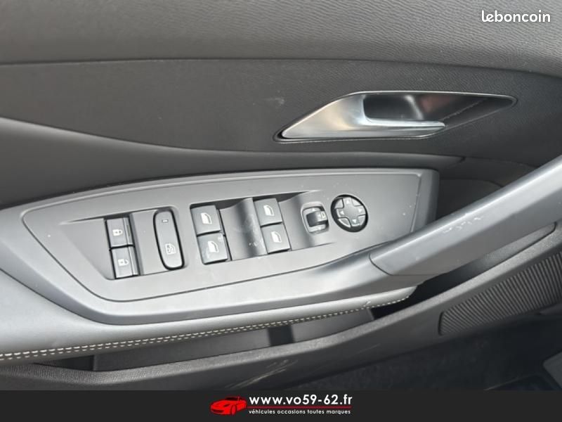 Peugeot 308 Plug-In Hybrid 195ch Allure e-DCS7 (image 16)