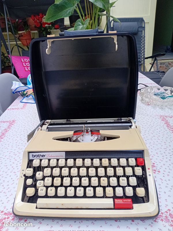 Machine à écrire (image 1)