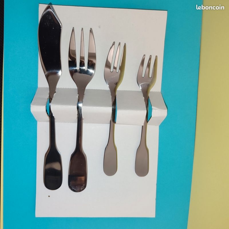 Lot De 4 Couteaux à Steak Couzon – Lame Acier 11.5cm, Manche Acacia – Neufs