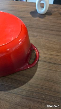 cocotte fonte OVALE fonte émaillée Le Creuset Doufeu COUSANCES rouge flammé
