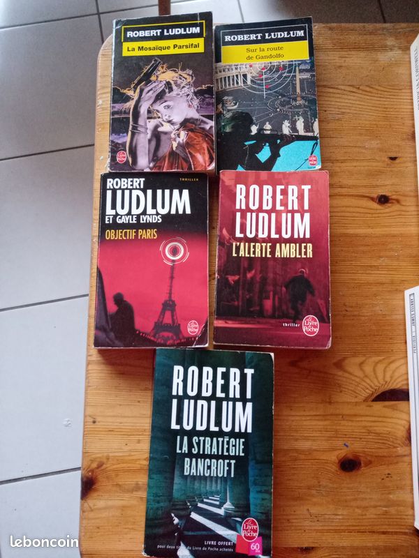 Lot de 5 livres Robert LUDLUM (image 1)