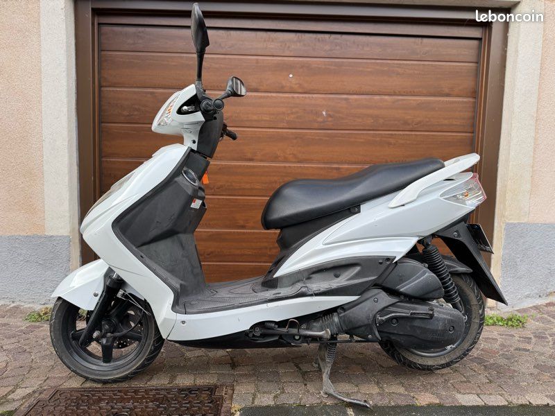 Scooter Mbk Flame R 125 Scooter Mbk Flame X 125 Cc Pareil Yamaha