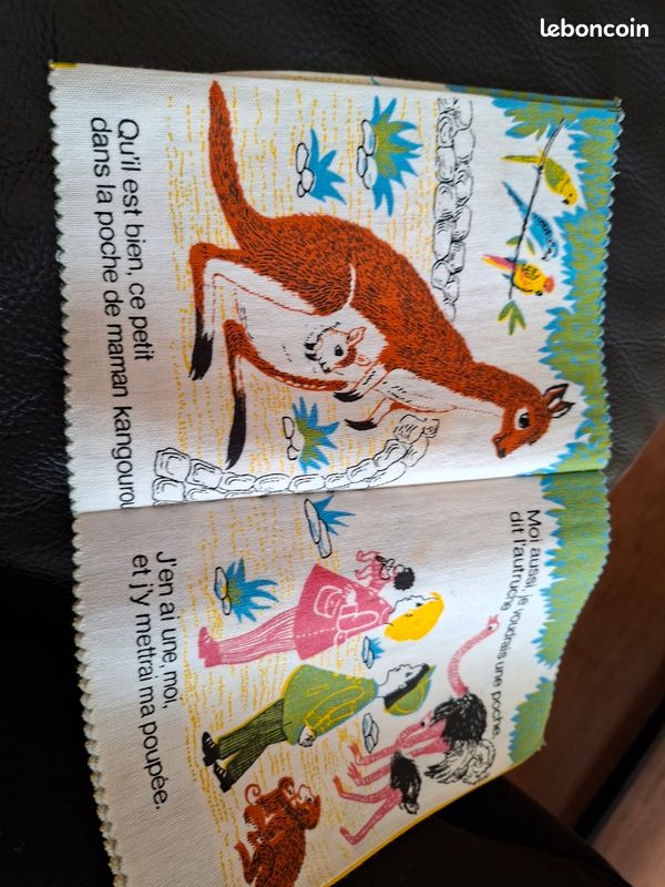 Livre enfant en tissu - Une visilte au Zoo - VINTAGE et rare
Edition : Fernand Nathan. 1970
Livre enfant en tissu - Une visite au Zoo - VINTAGE et rare
Edition : Fernand Nathan. 1970 (image 3)