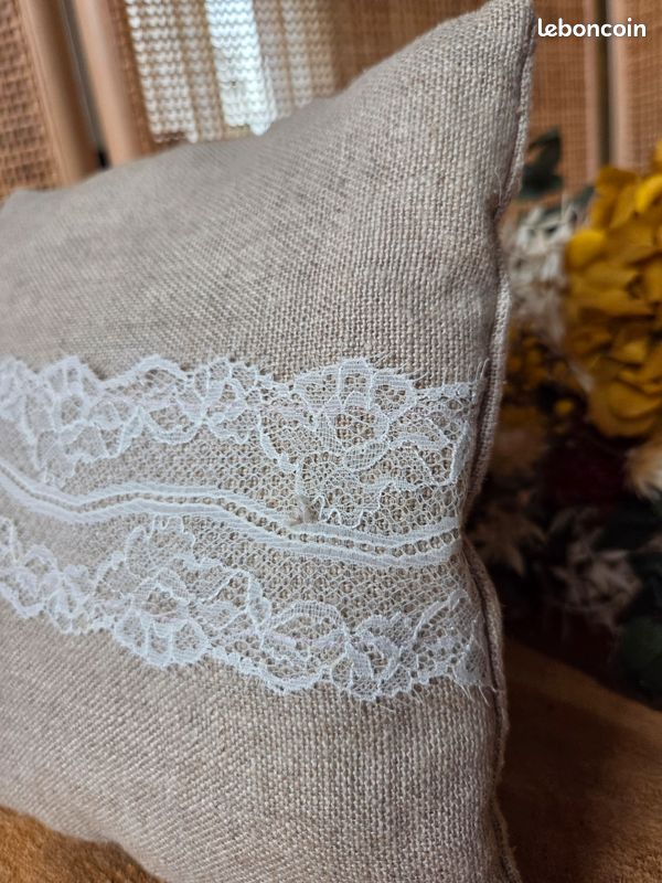 Coussin déhoussable avec dentelle 'Today' - Gris - Maison - 10.00