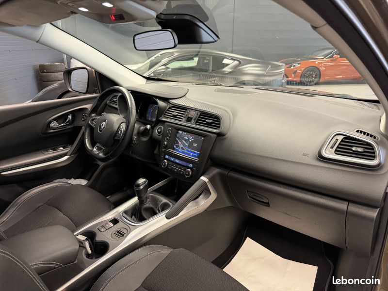 Renault KADJAR Intens TCE 130CV Essence -Vente à Marchand- Caméra/Jantes 17"Suivi Renault (image 12)