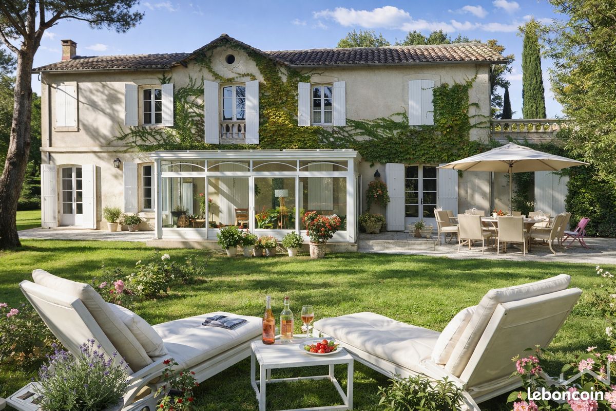 Maison 8 pièces 237 m² · à Pierrelatte · 237 m² · 450 000 €