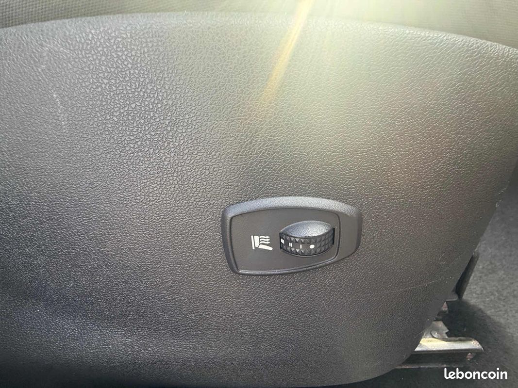 Renault grand scenic 3 phase 2 1.6 dci - 130cv 16v turbo 7 places 2012 (image 18)